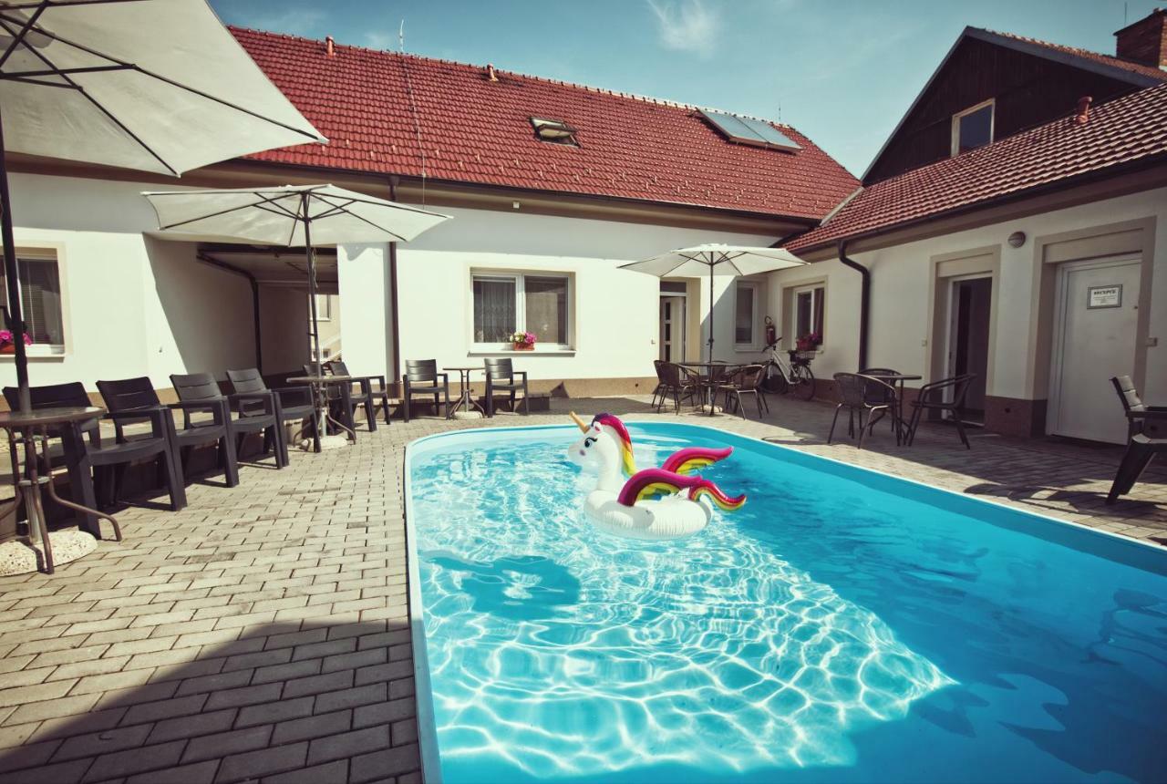 Dolní Dunajovice Penzion Kratochvil מראה חיצוני תמונה