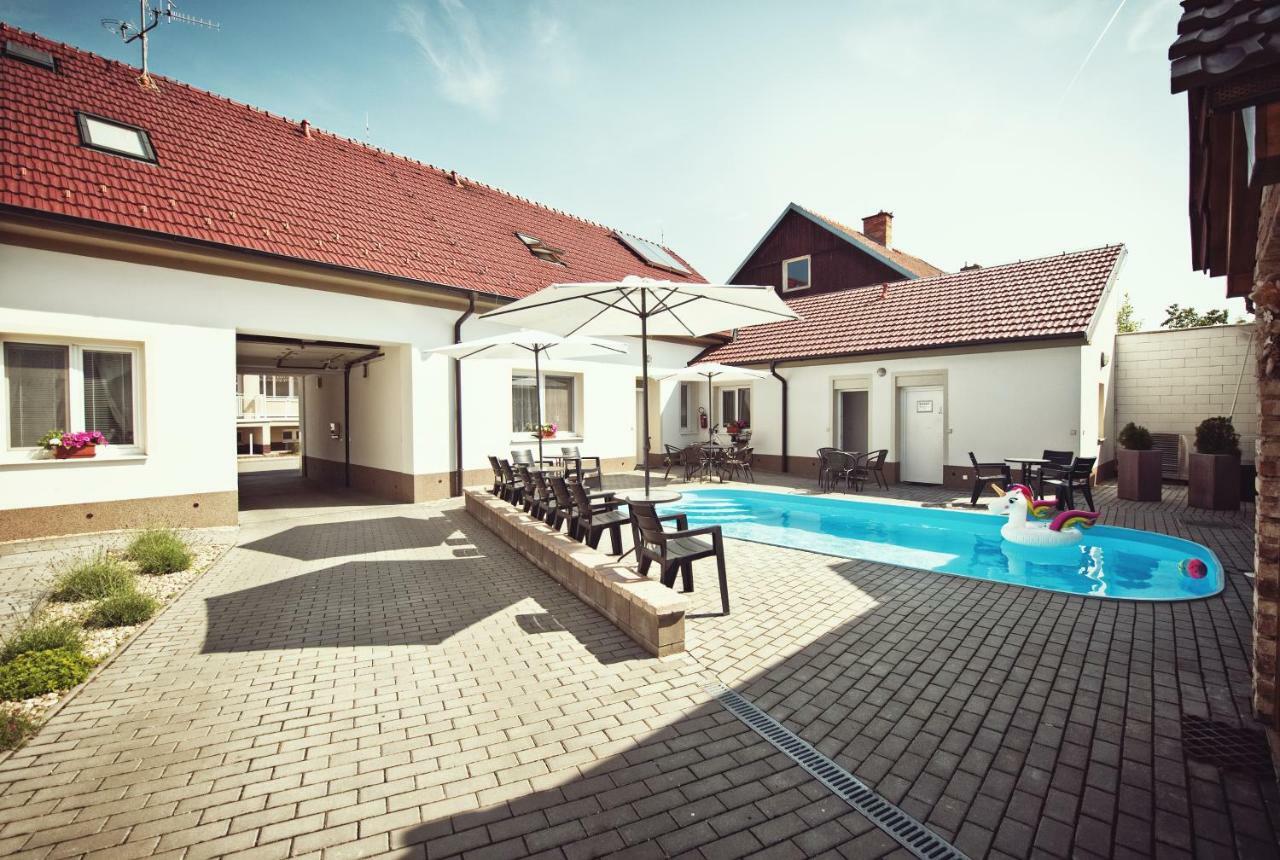 Dolní Dunajovice Penzion Kratochvil מראה חיצוני תמונה